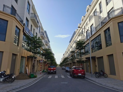 Cực phầm nhà phố 5 tầng Central Riverside đối diện nhà văn hóa, ngay khu trung tâm hành chính 3
