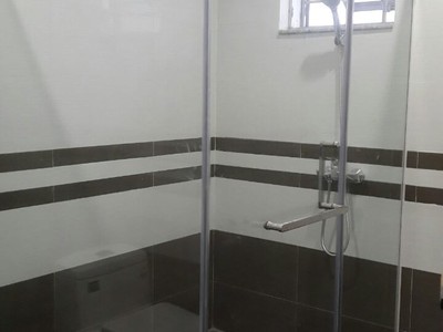 Giá phòng tắm kính Hà Nội phụ thuộc vào yếu tố nào 0