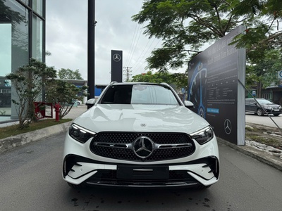 Mercedes-Benz GLC 300 4MATIC SUV hạng sang bán chạy số 1 của thương hiệu Ngôi Sao 3 cánh. 3