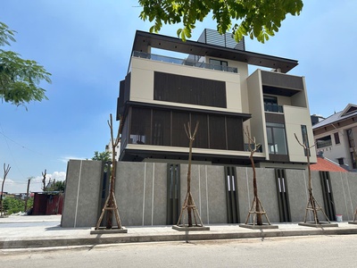 Lam chắn nắng, cửa gỗ nhựa ngoài trời 2