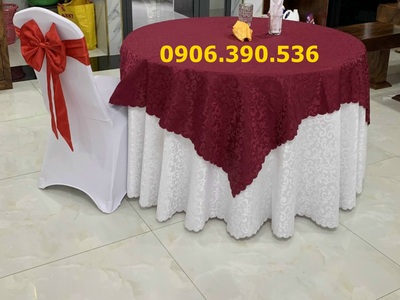 Phòng Vip nhà hàng nên chọn khăn trải bàn nào. 4