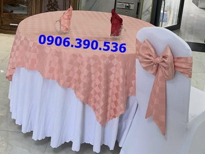 Phòng Vip nhà hàng nên chọn khăn trải bàn nào. 7