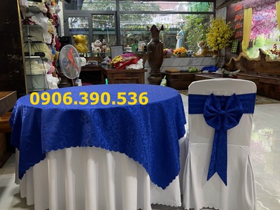 Phòng Vip nhà hàng nên chọn khăn trải bàn nào. 8