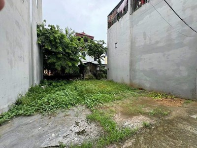 Chính chủ cần bán đất nền đẹp   85m    đường Phạm Văn Thành, Phường 4, TP. Tân An   SHR - 900 triệu 0