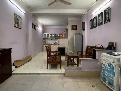 Nhà ngay trung tâm, 1bước ra hồ sen - Miếu hai xã- chợ hàng 3