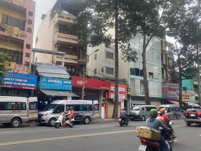 Bán nhà mới đẹp  phố an dương vương  ngay an đông plaza 4 tầng  3,8x12  nở hậu 0