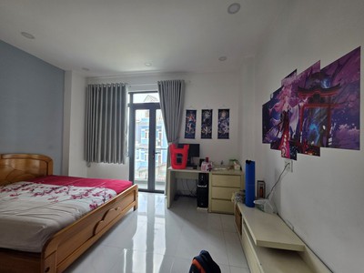 Bán nhà mặt phố q.2, 90m , 4 tầng, 11.65  tỷ, sổ hồng 3