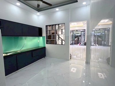 Nhà bán dt 4 x 14m, hẻm 170 nguyễn biểu p2 q5 2