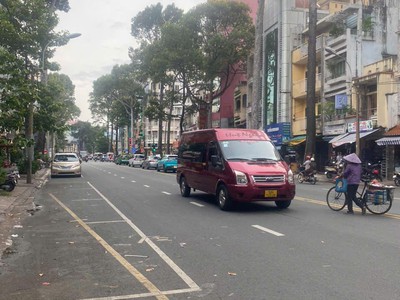 Bán nhà mới đẹp  phố an dương vương  ngay an đông plaza 4 tầng  3,8x12  nở hậu 3