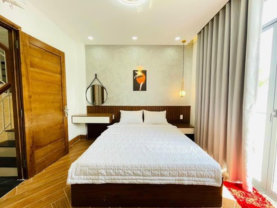Bán nhà hxh 8m dương quảng hàm, p6 gò vấp. dt: 20mx28m, cn: 548m2. giá bán: 63 tỷ tl 1