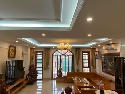 Bán nhà ngõ 31 hoàng cầu   phân lô, ô tô đỗ cửa, 60m , giá chỉ nhỉnh 16 tỷ 1