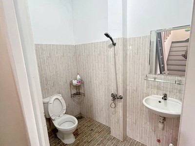 Cho thuê căn góc 2 tầng phước hải giá: 13tr / 1 tháng 3