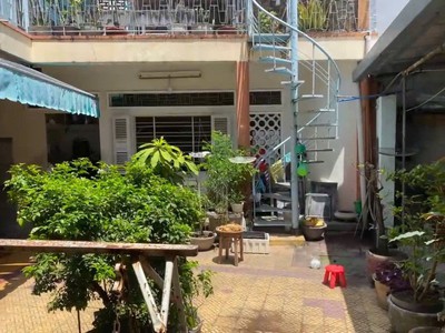 Bán 4 tầng ngay tttp mặt tiền đương nguyễn trãi-p.nha trang 2