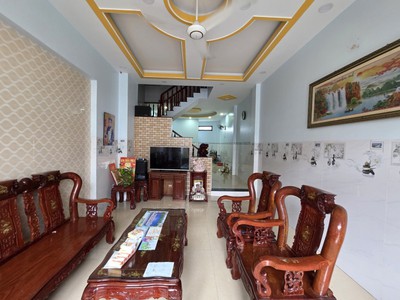 Bán nhà mặt phố q.2, 78m , 4 tầng, 8.15  tỷ, sổ hồng 0