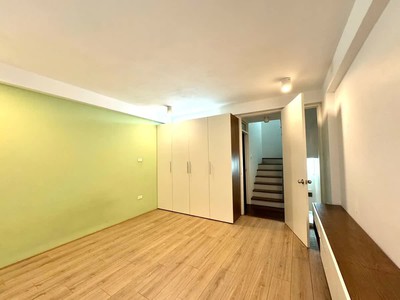 Bán nhà riêng phố bồ đề 32m2 x 5 tầng mặt tiền 4m, 7.5 tỷ long biên. 3