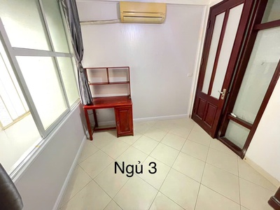 Cho thuê nhà phố khương trung, 40m2, 5 tầng, 4 ngủ, ở nhóm 7 người, vp, c.ty 3