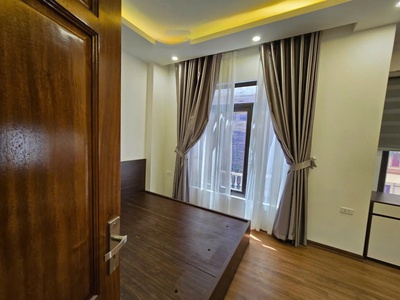 Bán nhà ngõ quỳnh 27/30m2. 5 tầng. mặt tiền 5.36m. giá 7.2 tỷ hai bà trưng hà nội 2