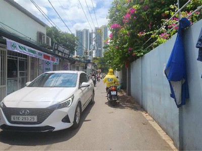 Vip quận 7 - nhà 2 tầng, 2pn,2wc,nhỉnh 3 tỷ - sổ hồng riêng - ngay trung tâm quận 7 - cách quận 1 1
