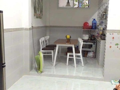 Vip quận 7 - nhà 2 tầng, 2pn,2wc,nhỉnh 3 tỷ - sổ hồng riêng - ngay trung tâm quận 7 - cách quận 1 3