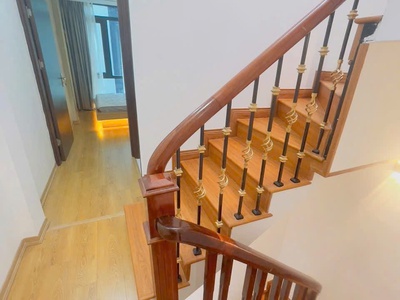 Nhà mặt ngõ phố nghĩa đô    nhà mới 49m2   vỉa hè 3m   giá mềm 2