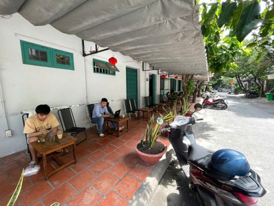 Gò vấp, hot hot   quán đẹp   sang quán cafe góc 2 mt vị trí đẹp, dtsd : 9m x 22m, tel : 2