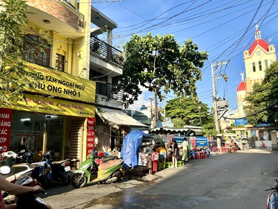 Chủ thiện chí bán nhà mặt tiền -đường xóm chiếu,- qua tuyến đường tôn tất thuyêt, nguyễn tât thành. 2