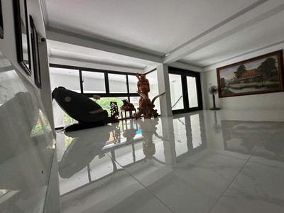 Cho thuê nhà riêng ngõ 156 võ chí công -30tr-170m2- 4 tầng cực chất 2
