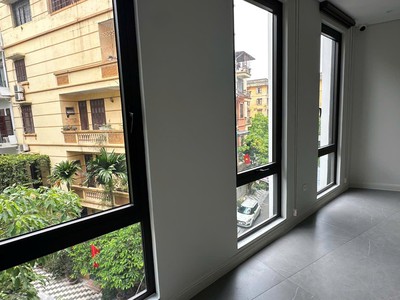 Cho thuê nhà riêng ngõ 156 võ chí công -30tr-170m2- 4 tầng cực chất 3
