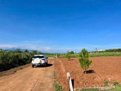 Đan phượng-lâm hà-lâm đồng dt hơn 1000m2 sẵn 100m2 thổ cư mặt tiền bê tông 13m cách nhựa liên xã 0