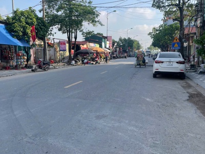 Siêu phẩm nhà mặt phố- gía rẻ-  dục tú   đông anh -160 m2- mặt tiền : 4m. gần ngã tư vòng xuyến dẫn 2
