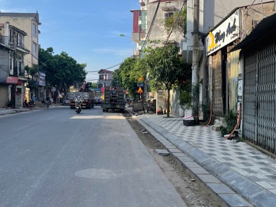 Siêu phẩm nhà mặt phố- gía rẻ-  dục tú   đông anh -160 m2- mặt tiền : 4m. gần ngã tư vòng xuyến dẫn 1