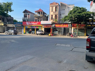 Siêu phẩm nhà mặt phố- gía rẻ-  dục tú   đông anh -160 m2- mặt tiền : 4m. gần ngã tư vòng xuyến dẫn 0