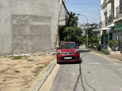 Lô góc ngọc thụy long biên   ô tô tránh   vỉa hè   mặt tiền 7m 0