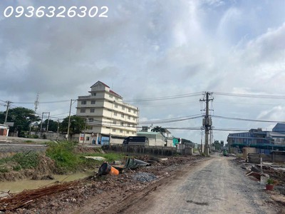 Đất ở  mặt tiền kênh tiêu xuân thới đông hóc môn 1000m2 1