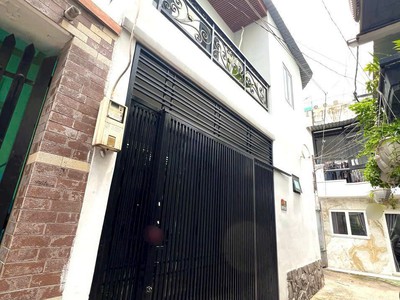 Nhà 2 tầng  sát khu công nghệ cao ngay man thiện trung tâm phố ẩm thực. thiết kế hiện đại, nhỉnh 3 0