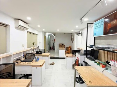 Chủ xoắn bán căn góc hxt, 65m2 x6 tầng đẹp ở ngay, vị trí kd đỉnh, 0