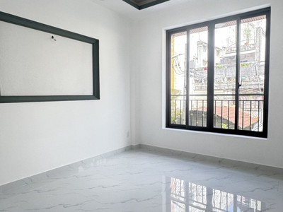 Bán nhà Nguyễn Biểu Q5 - 4PN hẻm 3m - cách MT chỉ 20m - giá 8,9 tỷ 1