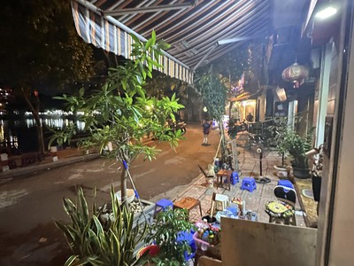 Bán nhà mặt phố Hồ Văn Chương, Đống Đa, view Hồ, tiện kinh doanh 8 tầng 62m2 giá 37 tỷ 4