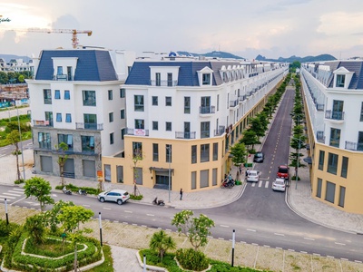 Bán nhà phố 5 tầng Central riverside ngay tòa cc 21 tầng, gần nhà văn hóa, sổ sẵn 4