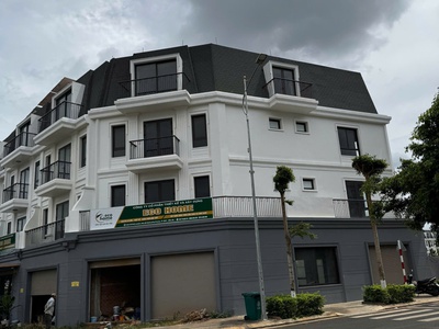Căn góc shophouse đường Hướng Dương, sẵn sổ giá tốt chỉ 10.2 tỷ dự án Ecocity KM7 1