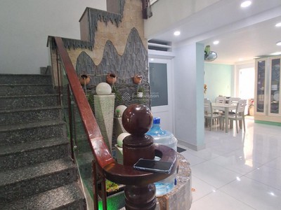 Mặt tiền 90m2 - giá 14.2 tỷ - ngay chợ Phú Thuận - Cao Thị Chính, Q7 2