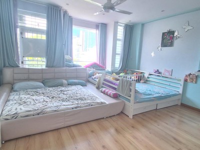 Mặt tiền 90m2 - giá 14.2 tỷ - ngay chợ Phú Thuận - Cao Thị Chính, Q7 7