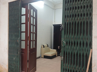 Cho thuê nhà riêng 2 tầng ngõ 310 Nghi Tàm, Tây Hồ, HN 1