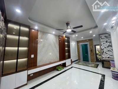  nhà mới cầu diễn   6 tầng thang máy   ở ngay   mở vp tại nhà   giá 7.5 tỷ 0