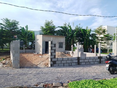 Bán đất tặng nhà cấp 4   trung tâm bắc nha trang   giá tốt 0