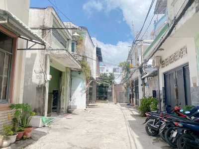 Ngay bigc trường chinh   nhà 3 tầng kiên cố   69m    chỉ 5.x tỷ. tl 0