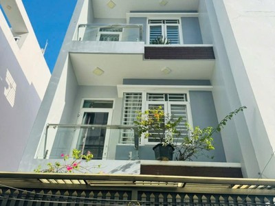 Nhà gò vấp 50m2, xe hơi ngủ nhà, ngang hơn 4m, 4pn, thương lượng mạnh 0