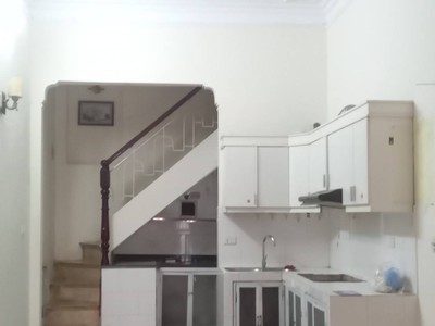 Cho thuê nhà ngõ bùi xương trạch, 3 tầng x 38m2, 2 ngủ, 3 wc, 8 triệu ở 6 em sinh viên 1