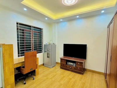Cần bán nhà riêng chính chủ 5 tầng ngõ 318 La Thành giá 8.5 tỷ 2
