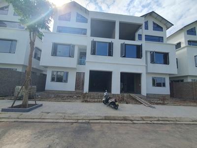 Bán biệt thự vạn xuân có sổ đỏ, hàng xóm ciputra - dt 180m2 mt 12m 3 tầng 1 hầm - giá đầu tư 38 tỷ 1